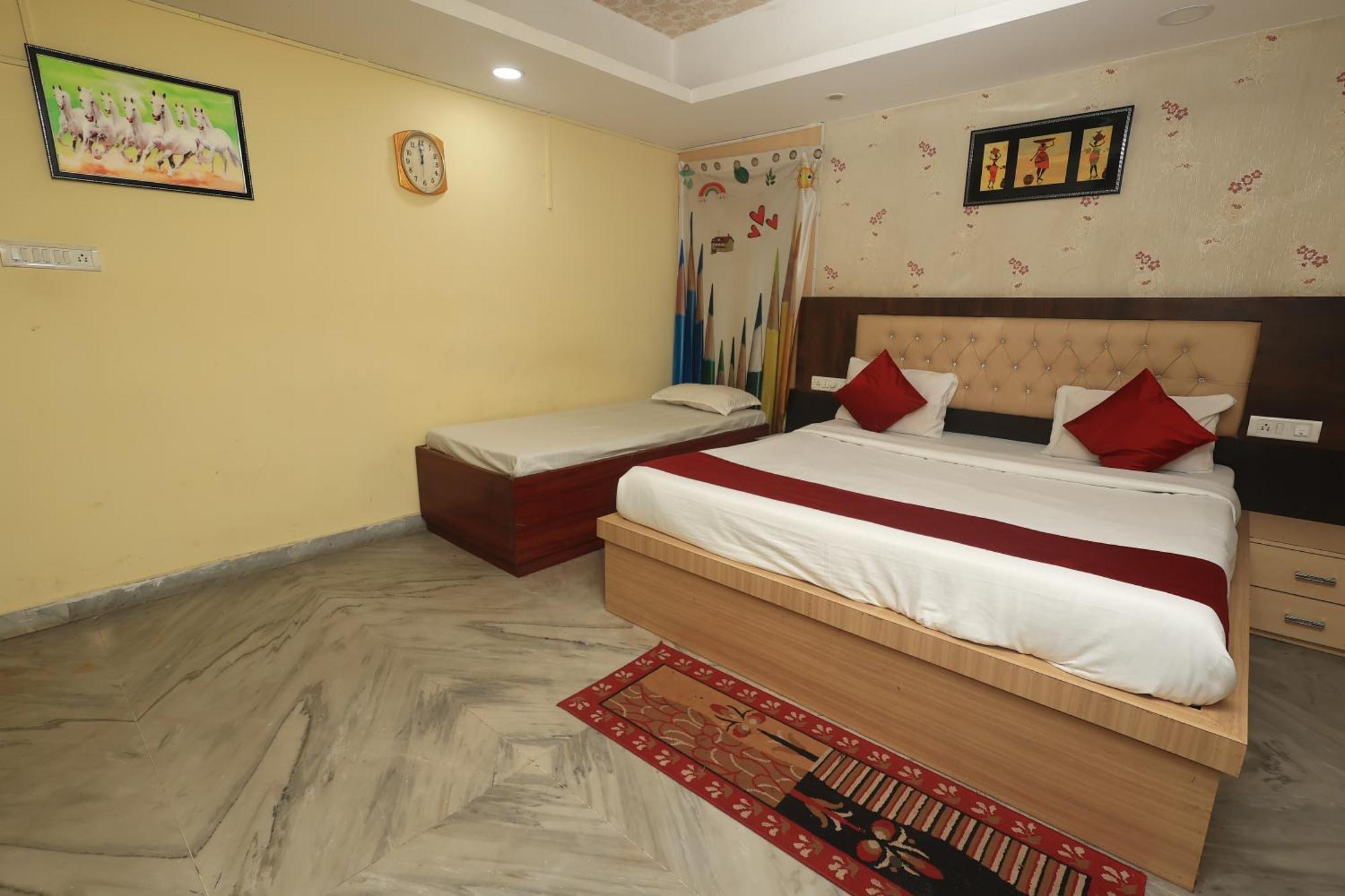 Hotel Space Setter Μπουμπάνεσβαρ Εξωτερικό φωτογραφία