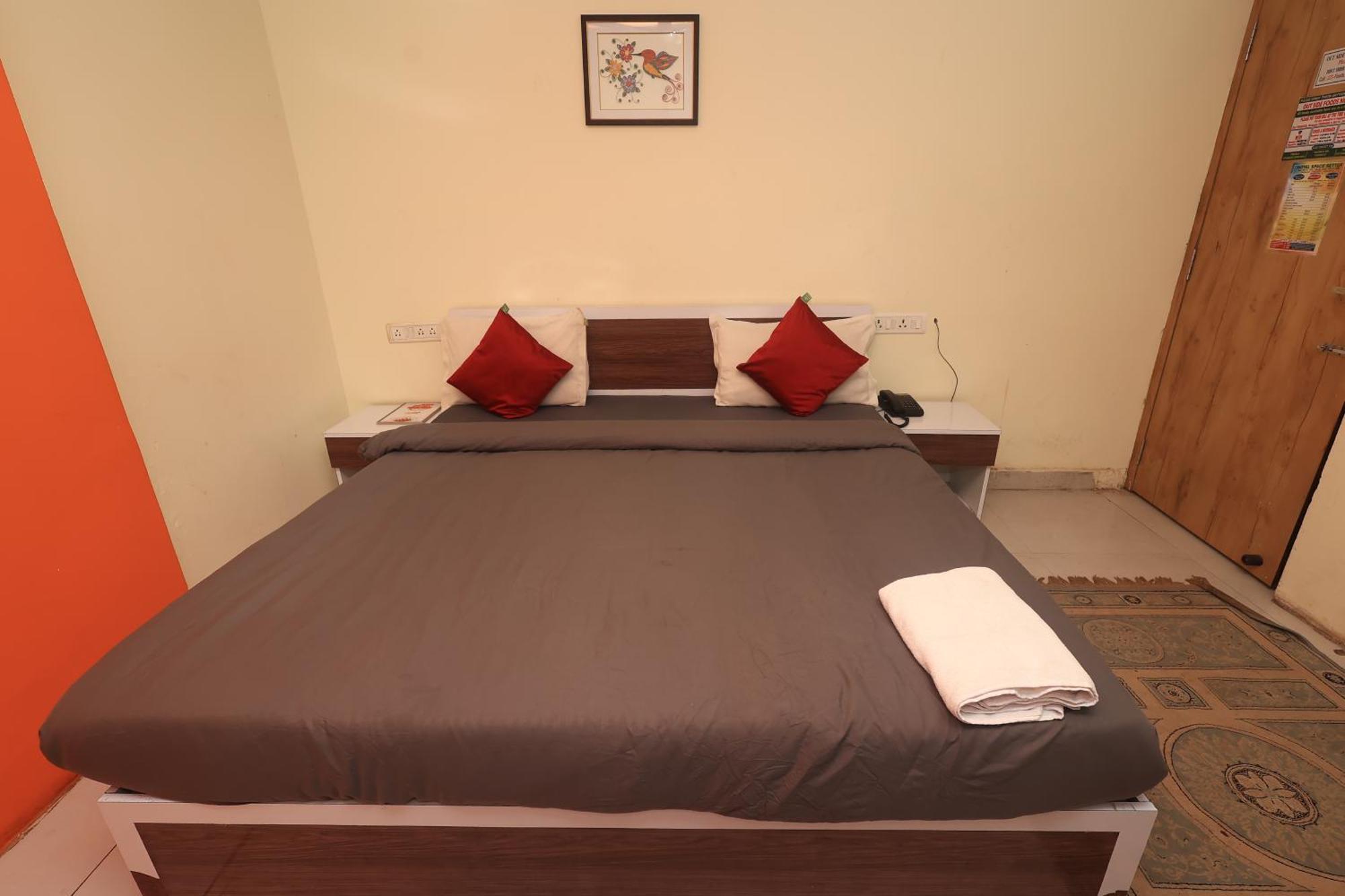 Hotel Space Setter Μπουμπάνεσβαρ Εξωτερικό φωτογραφία